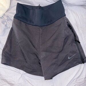 Women's Nike Tech Pack Woven Shorts Black / Grey Size XS DX0626-010 High Waisted